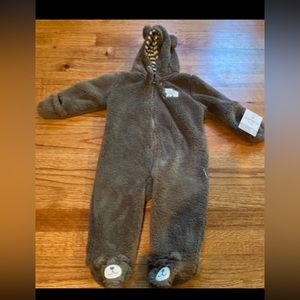NWT  Carter one piece 9 month bear jumpsuit